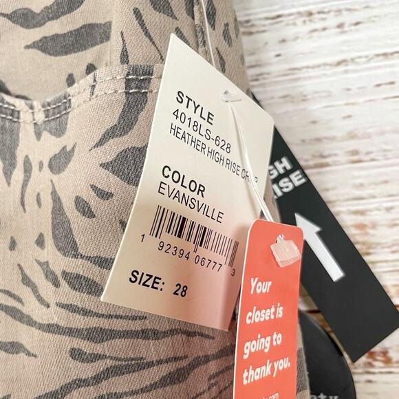 NEW with Tags, Articles of Society Heather Tiger Print Jean, Size 28, MSRP $78 - Picture 5 of 12